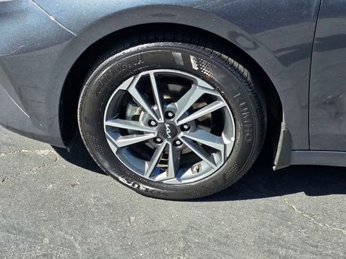 Used 2024 Kia Forte LXS w/ LXS Technology Package image 5