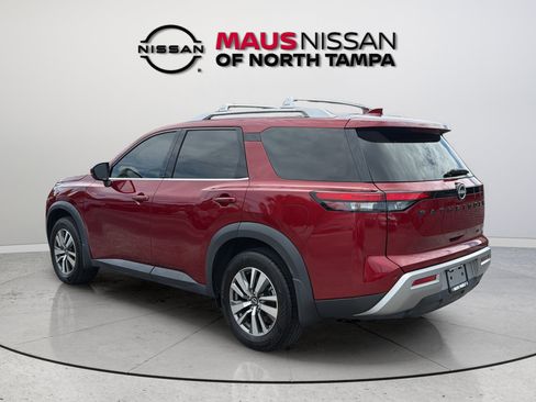 Certified 2022 Nissan Pathfinder SL w/ SL Black Package FWD image 7