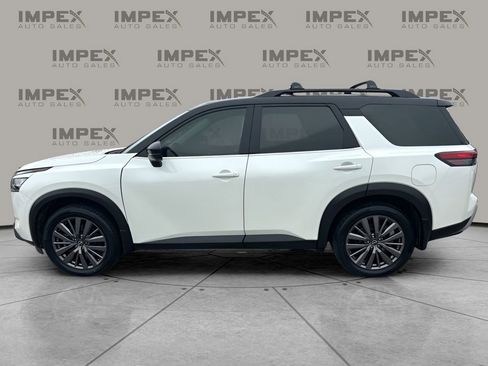 Used 2023 Nissan Pathfinder SL w/ SL Premium Package image 2