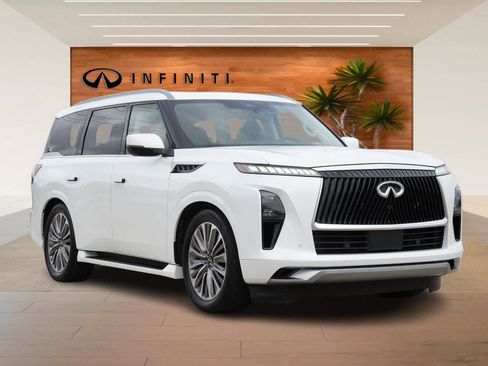 Certified 2025 INFINITI QX80 Sensory image 3