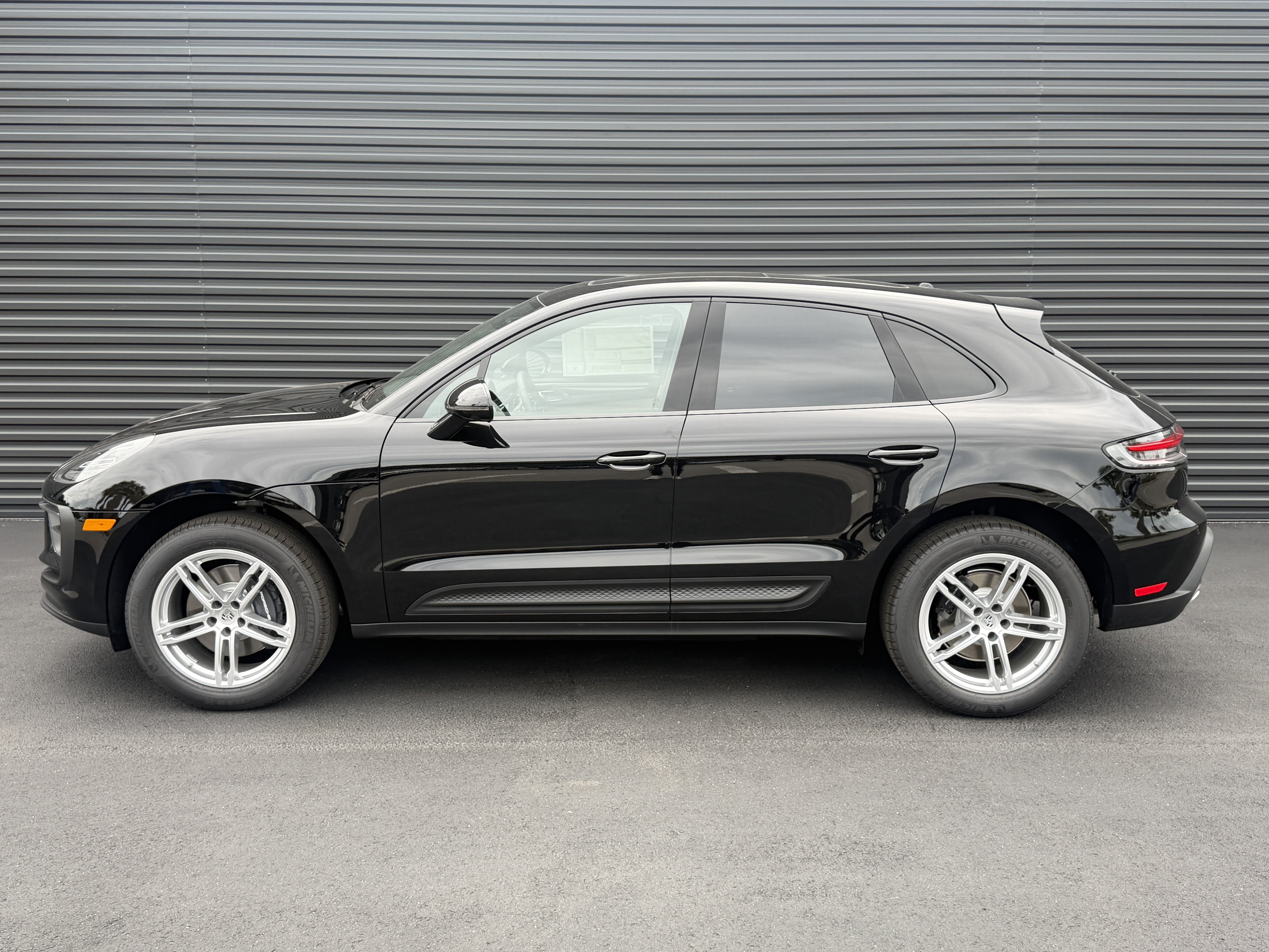 New 2026 Porsche Macan AWD/4WD image 2