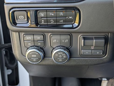 New 2026 GMC Yukon AT4 w/ AT4 Premium Plus Package AWD/4WD image 22