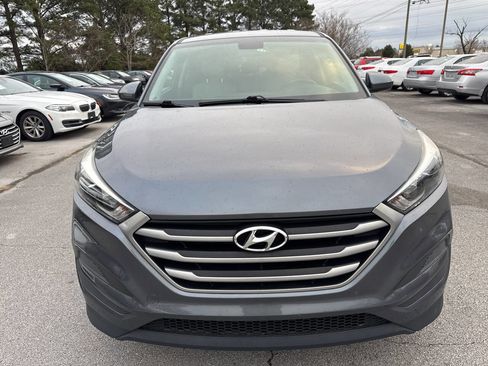 Used 2018 Hyundai Tucson SE image 2