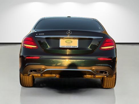 Used 2018 Mercedes-Benz E 300 image 4