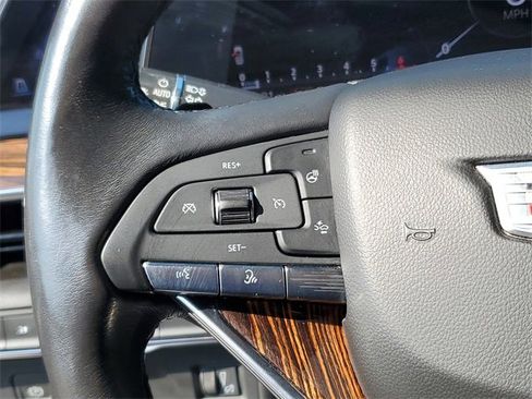Used 2022 Cadillac Escalade Luxury image 11