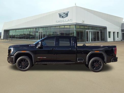 Used 2026 GMC Sierra 2500 AT4 w/ AT4 Preferred Package AWD/4WD image 3