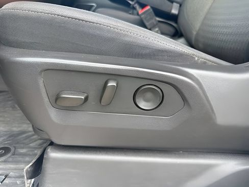 Used 2025 Chevrolet Silverado 2500 LT AWD/4WD image 10