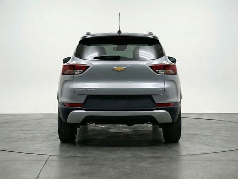 Used 2025 Chevrolet TrailBlazer LT w/ Driver Confidence Package image 7