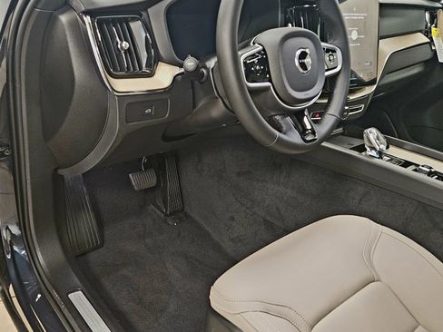 New 2026 Volvo XC60 B5 Plus w/ Protection Package Premier AWD/4WD image 43