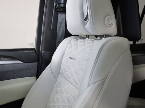 Used 2025 Cadillac Escalade V image 43