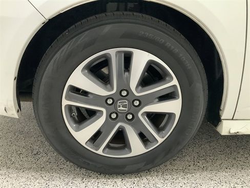 Used 2016 Honda Odyssey Touring Elite image 14