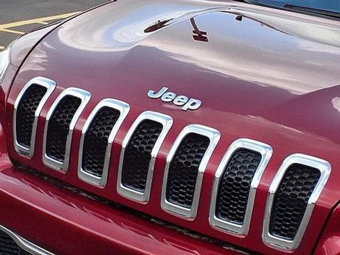 Used 2016 Jeep Cherokee Limited AWD/4WD image 32