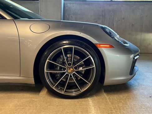 Used 2022 Porsche 911 Carrera 4 AWD/4WD image 11