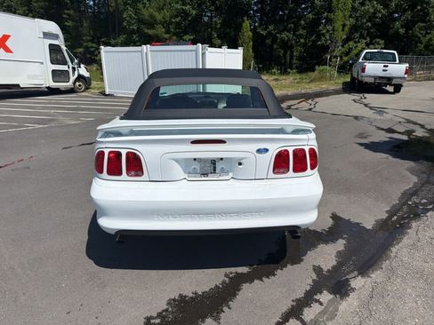 Used 1996 Ford Mustang GT RWD image 9