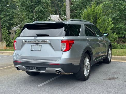 Used 2021 Ford Explorer Limited w/ Equipment Group 301A image 3