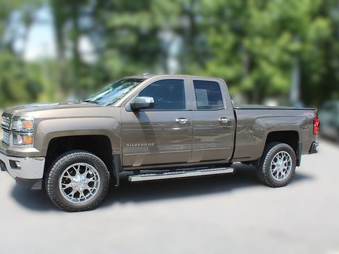 Used 2015 Chevrolet Silverado 1500 LT w/ All Star Edition AWD/4WD image 4
