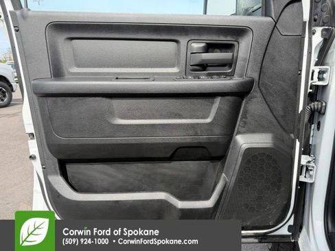 Used 2024 RAM 2500 Tradesman w/ Chrome Appearance Group AWD/4WD image 18