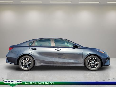 Used 2023 Kia Forte LXS FWD image 2