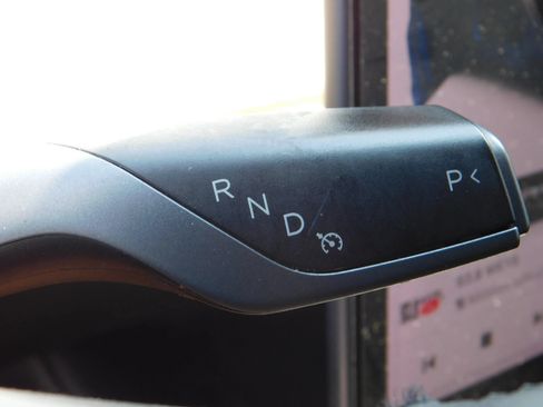 Used 2021 Tesla Model Y Long Range AWD/4WD image 20