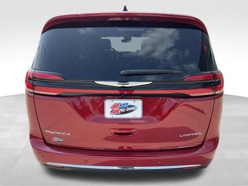 Used 2026 Chrysler Pacifica Limited FWD image 6