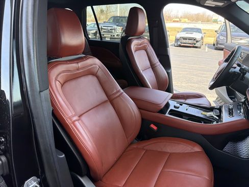 Used 2025 Lincoln Aviator Reserve w/ Jet Appearance Package image 54