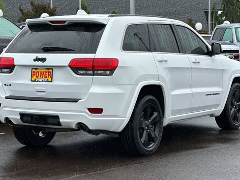 Used 2015 Jeep Grand Cherokee Altitude AWD/4WD image 4