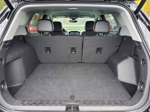 Used 2024 GMC Terrain SLT image 28