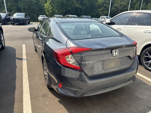 Used 2016 Honda Civic EX image 9
