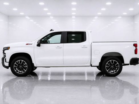 Used 2020 Chevrolet Silverado 1500 LT Trail Boss AWD/4WD image 2