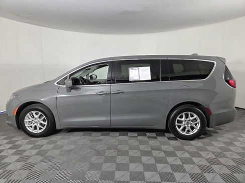 Certified 2020 Chrysler Pacifica Touring w/ Advanced Safetytec Group image 7