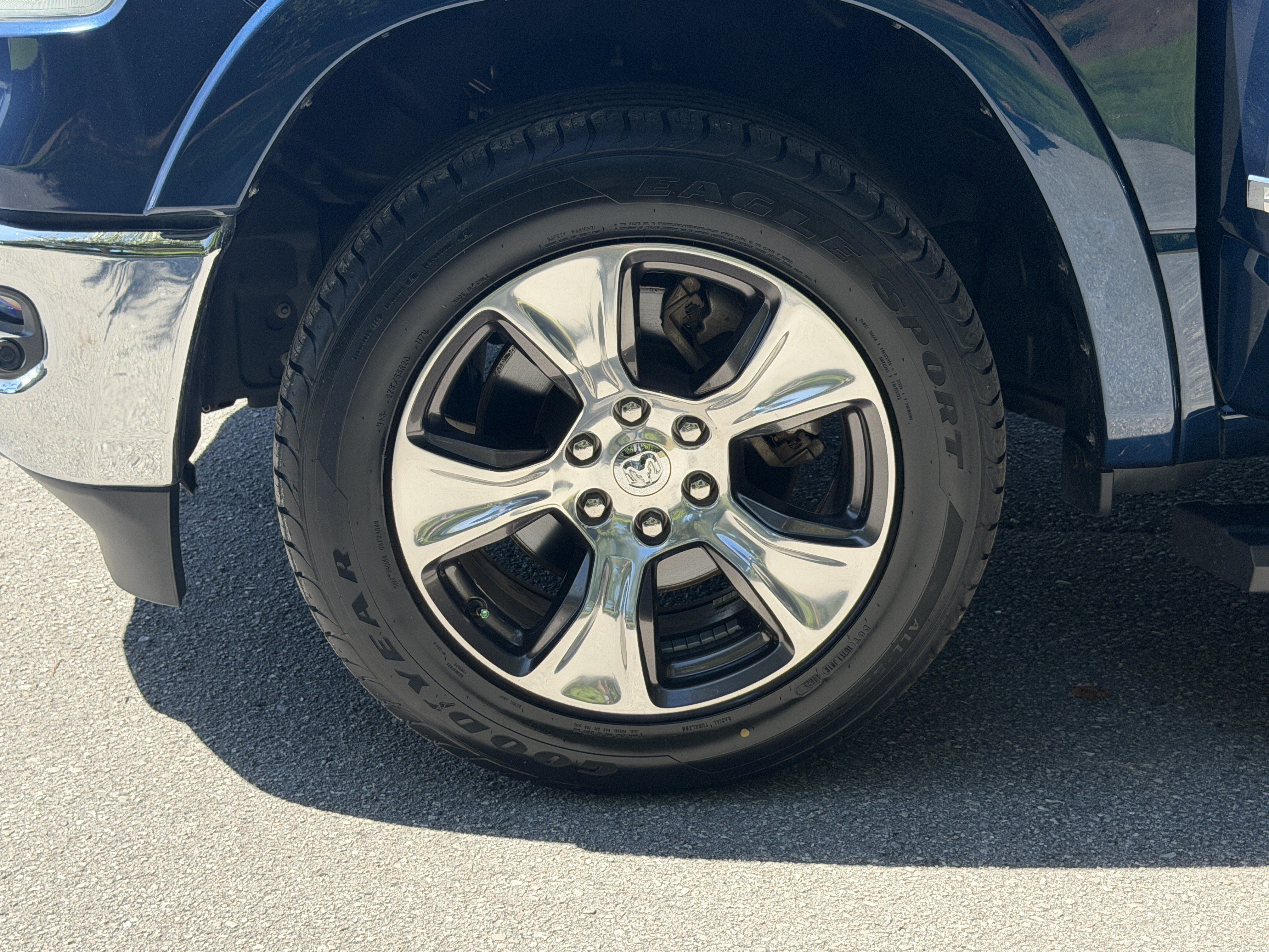 Used 2022 RAM 1500 Laramie AWD/4WD image 12