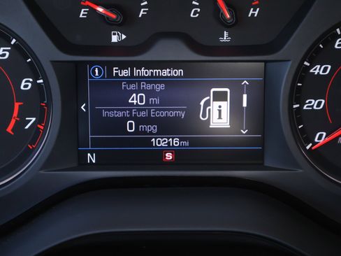 Used 2020 Chevrolet Camaro LT image 4