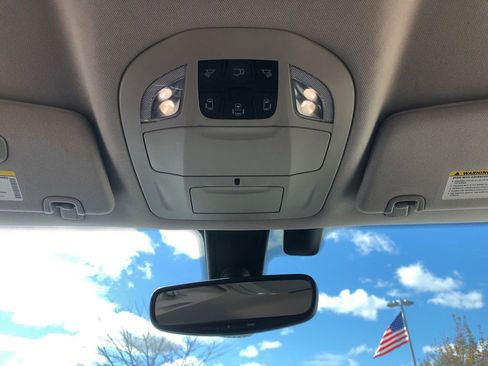 Used 2017 Chrysler Pacifica Touring-L Plus FWD image 29