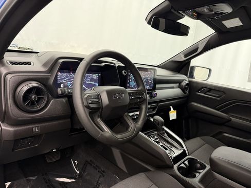 Used 2026 Chevrolet Colorado Trail Boss image 9