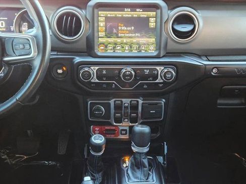 Used 2022 Jeep Wrangler Unlimited Rubicon 4xe image 16