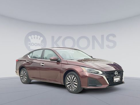 Used 2023 Nissan Altima 2.5 SV image 18