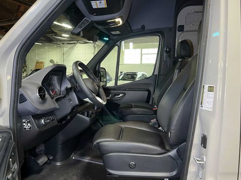 Used 2026 Mercedes-Benz Sprinter 2500 image 24