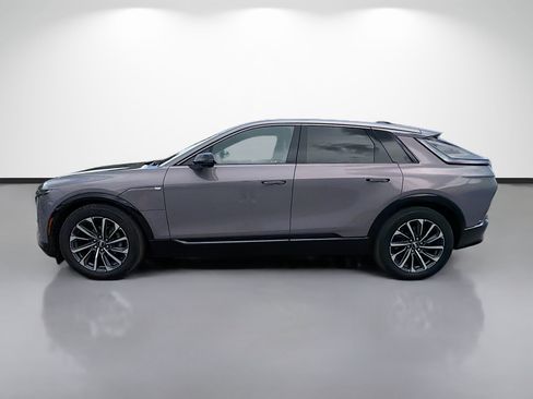 Used 2024 Cadillac Lyriq Sport AWD/4WD image 2