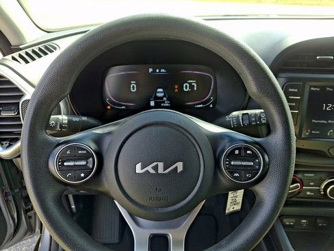 Used 2023 Kia Soul LX w/ LX Technology Package FWD image 19