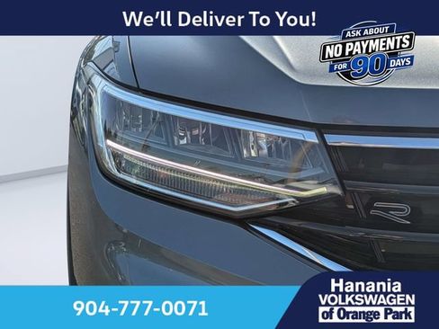 Certified 2024 Volkswagen Tiguan SE R-Line FWD image 9