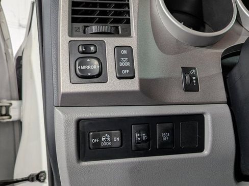 Used 2012 Toyota Tundra 4x4 Double Cab w/ Tow Pkg image 27