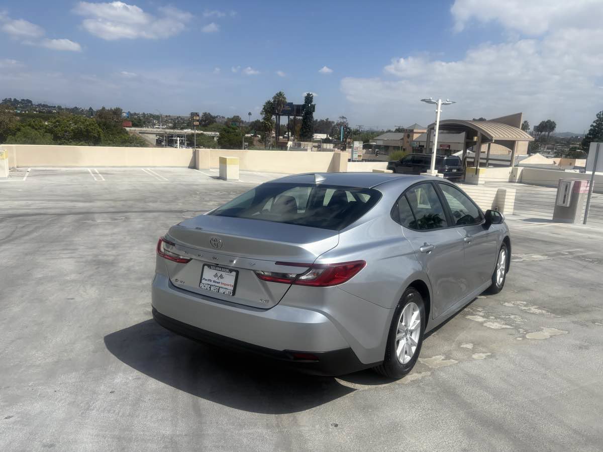 Used 2025 Toyota Camry LE FWD image 36