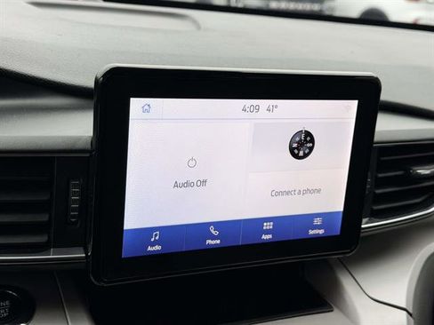 Used 2023 Ford Explorer XLT w/ Equipment Group 202A image 17