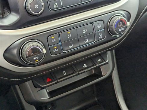 Used 2022 GMC Canyon Elevation image 22