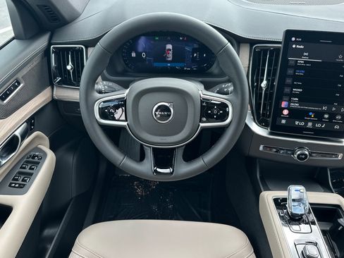 New 2026 Volvo XC90 B6 Plus image 12