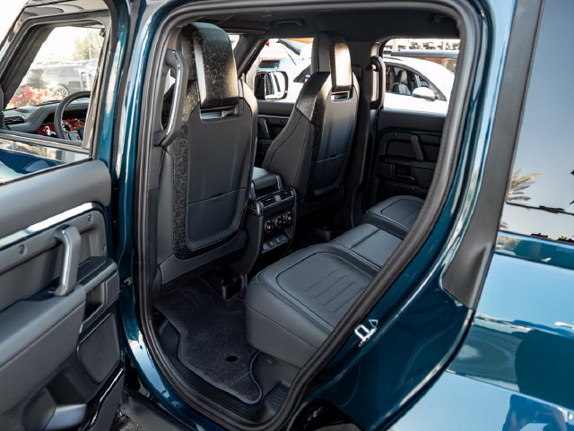New 2026 Land Rover Defender 110 OCTA AWD/4WD image 27
