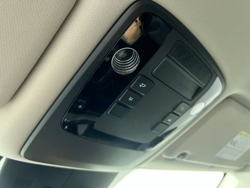 Used 2024 Kia Carnival LX FWD image 18