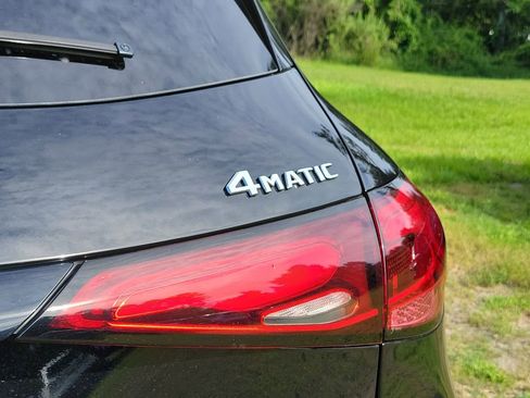 Used 2025 Mercedes-Benz GLC 350e 4MATIC image 18