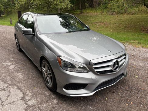 Used 2014 Mercedes-Benz E 550 4MATIC Sedan image 1