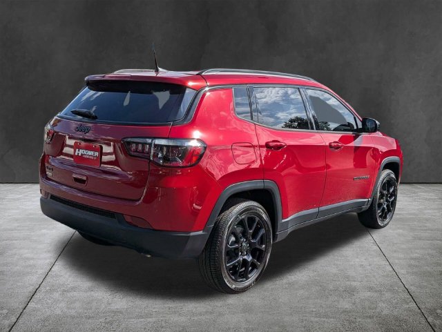 Used 2026 Jeep Compass Latitude AWD/4WD image 5
